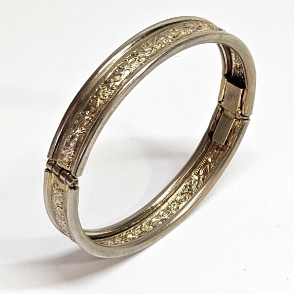 VINTAGE Two Tone Gold & Silver Tone Etched Child Cuff Bracelet Bangle - Picture 7 of 7
